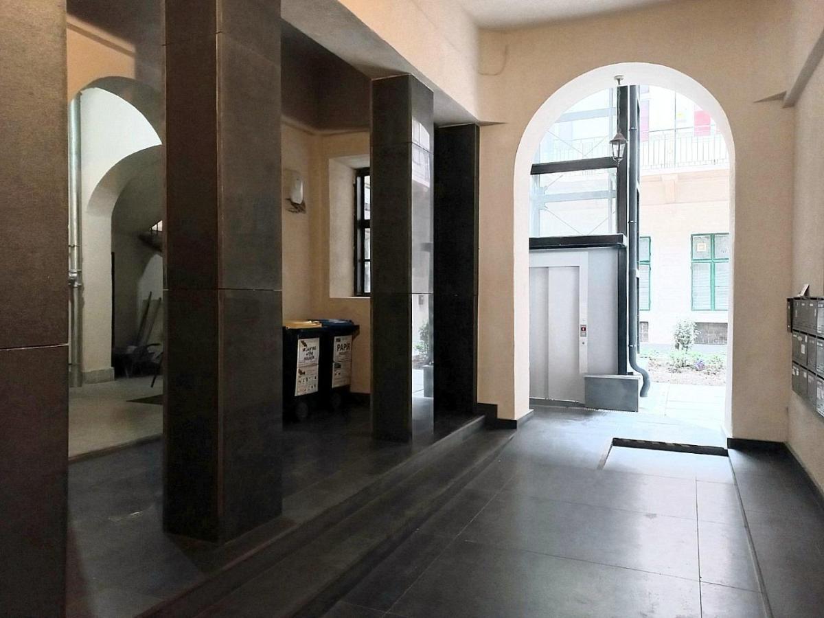 Novak Apartment Будапеща Екстериор снимка