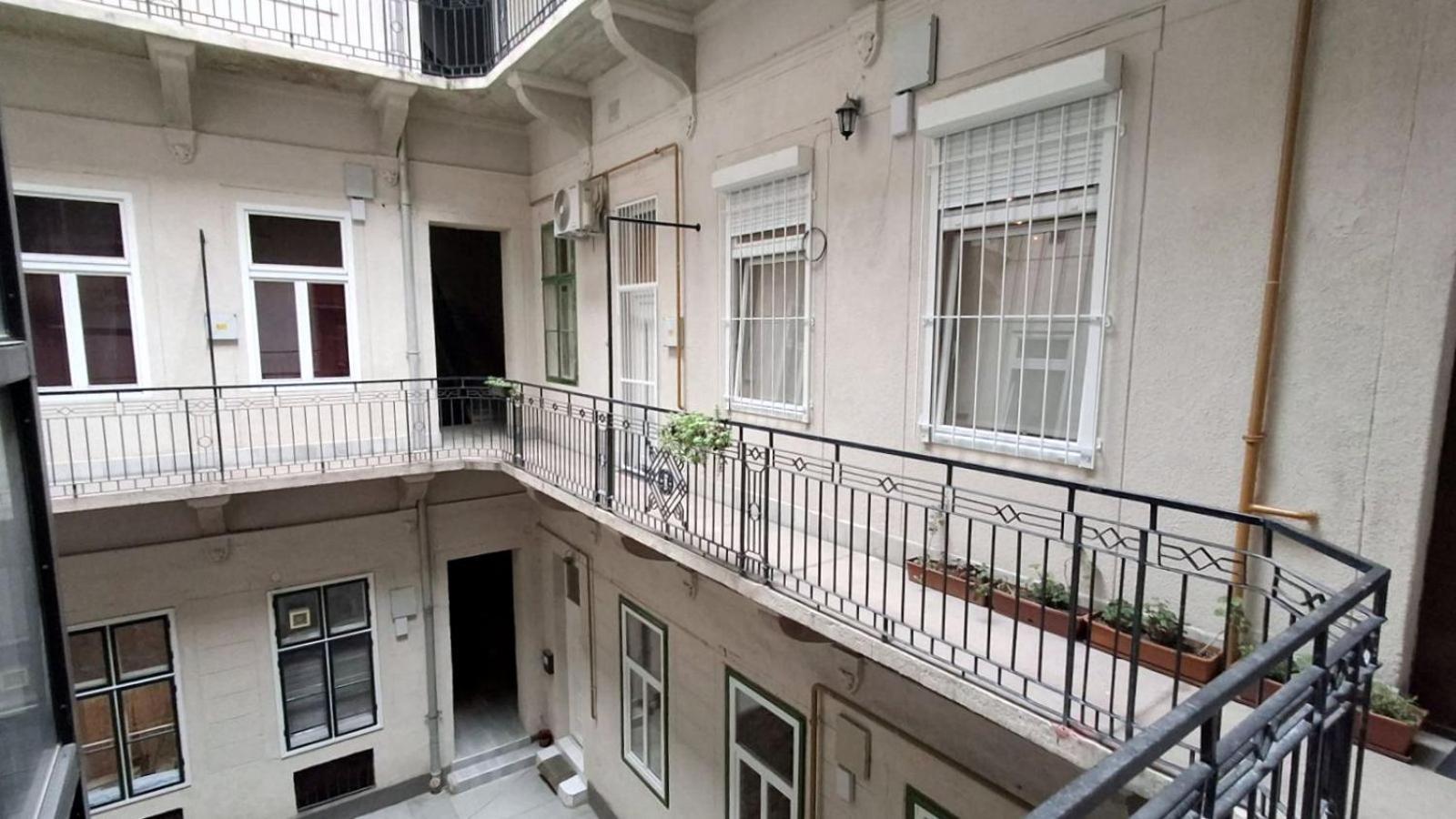 Novak Apartment Будапеща Екстериор снимка